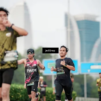 Runner Photo 6688746