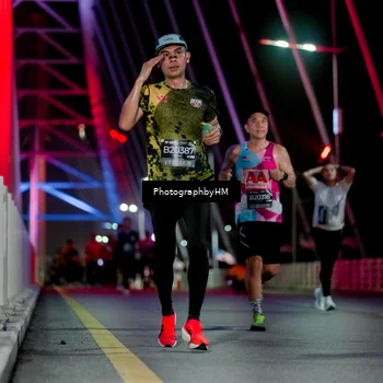 Runner Photo 6688796
