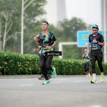 Runner Photo 6689480