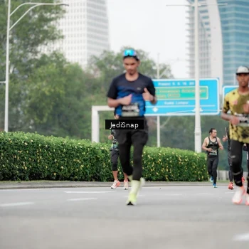 Runner Photo 6689496