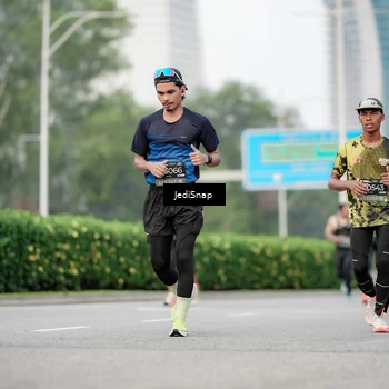 Runner Photo 6689519