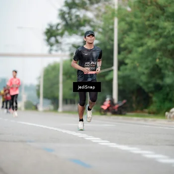 Runner Photo 6689604