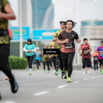 Runner Photo 6689611