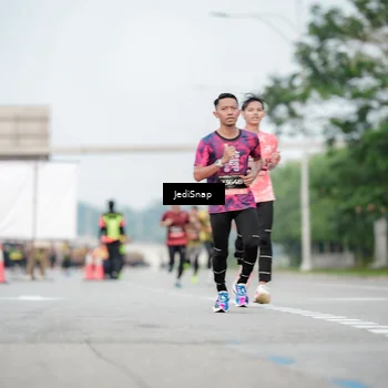 Runner Photo 6689663