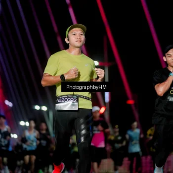Runner Photo 6689672
