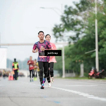 Runner Photo 6689685