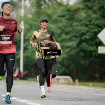 Runner Photo 6689769