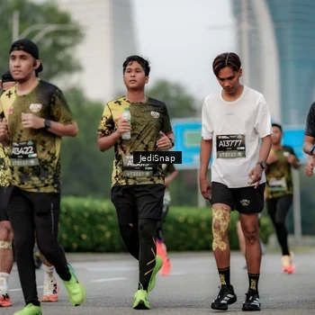 Runner Photo 6689892