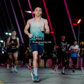 Runner Photo 6689895