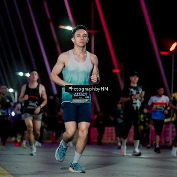 Runner Photo 6689896