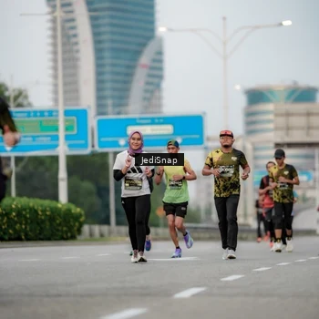 Runner Photo 6689935