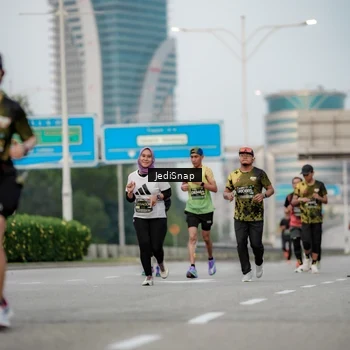Runner Photo 6689938