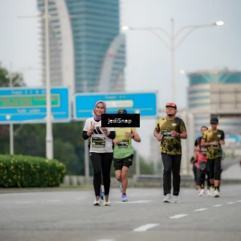 Runner Photo 6689956