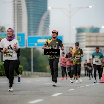 Runner Photo 6690005