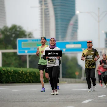 Runner Photo 6690009