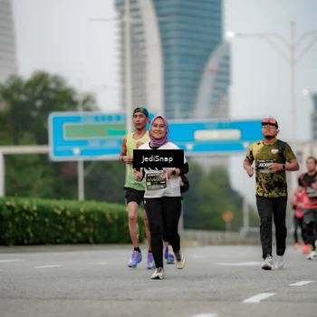 Runner Photo 6690056