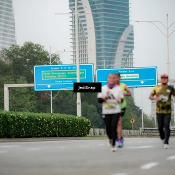 Runner Photo 6690059
