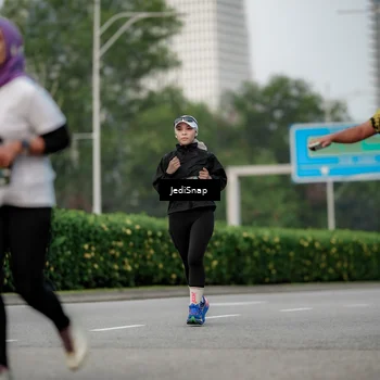 Runner Photo 6690080