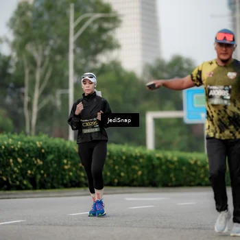 Runner Photo 6690098