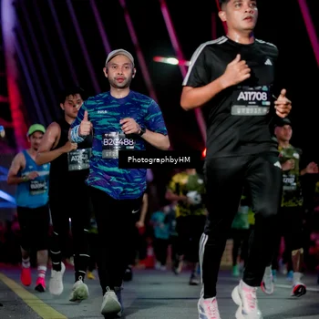Runner Photo 6690100