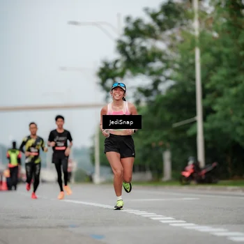 Runner Photo 6690209