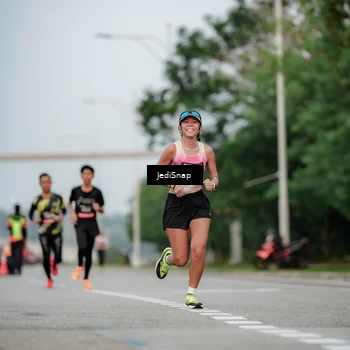Runner Photo 6690211