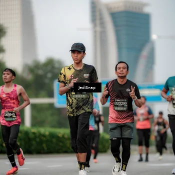 Runner Photo 6690217