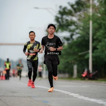 Runner Photo 6690271