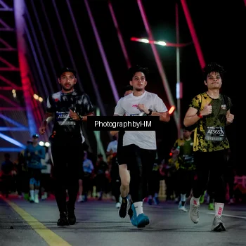 Runner Photo 6690342