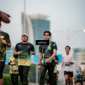 Runner Photo 6690473