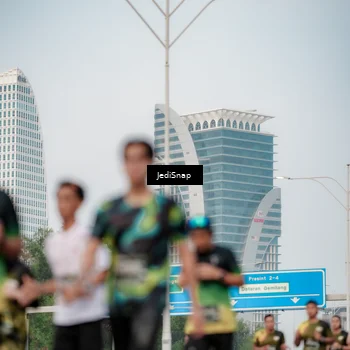 Runner Photo 6690679