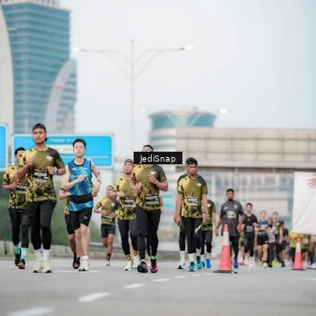 Runner Photo 6690749