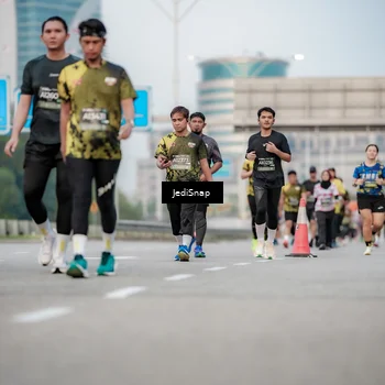 Runner Photo 6691263