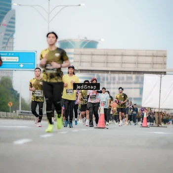 Runner Photo 6691924