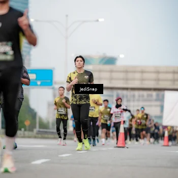 Runner Photo 6692032