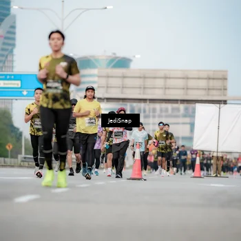 Runner Photo 6692060