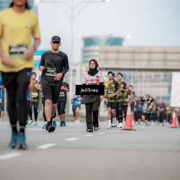 Runner Photo 6692263