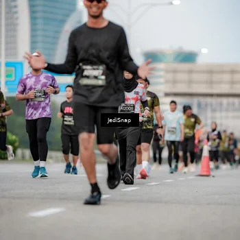 Runner Photo 6692392