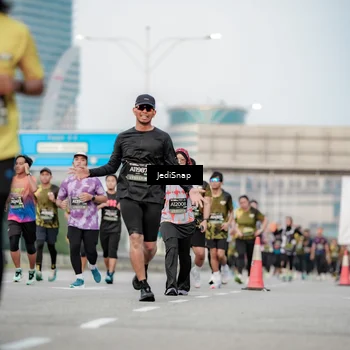 Runner Photo 6692394