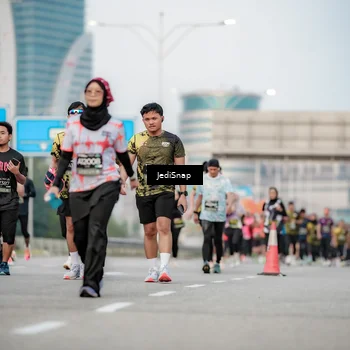 Runner Photo 6692466