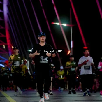 Runner Photo 6692642