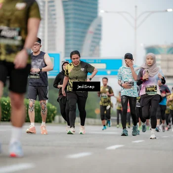 Runner Photo 6692759