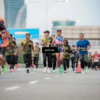 Runner Photo 6693070