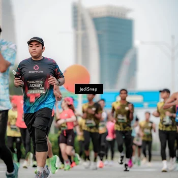 Runner Photo 6693072