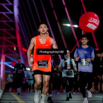 Runner Photo 6693125