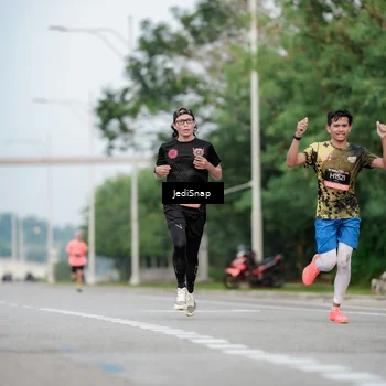 Runner Photo 6693304