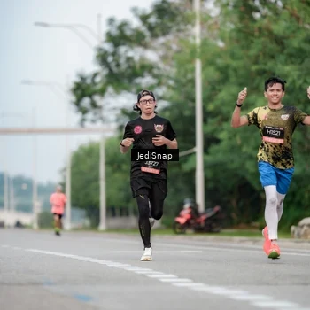 Runner Photo 6693353