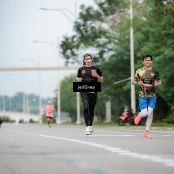 Runner Photo 6693385