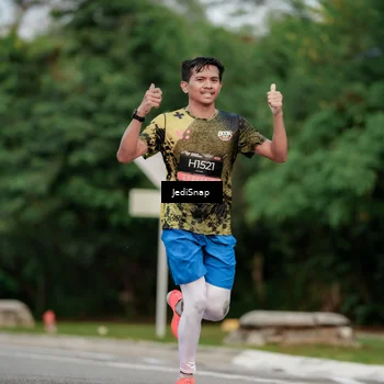 Runner Photo 6693398