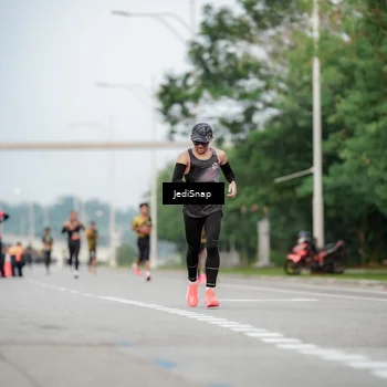 Runner Photo 6693892